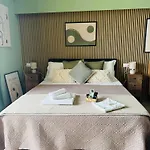 La Botanica - Station Apartment