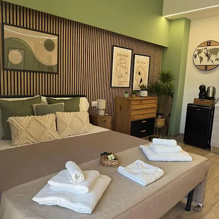 La Botanica - Station Apartment *